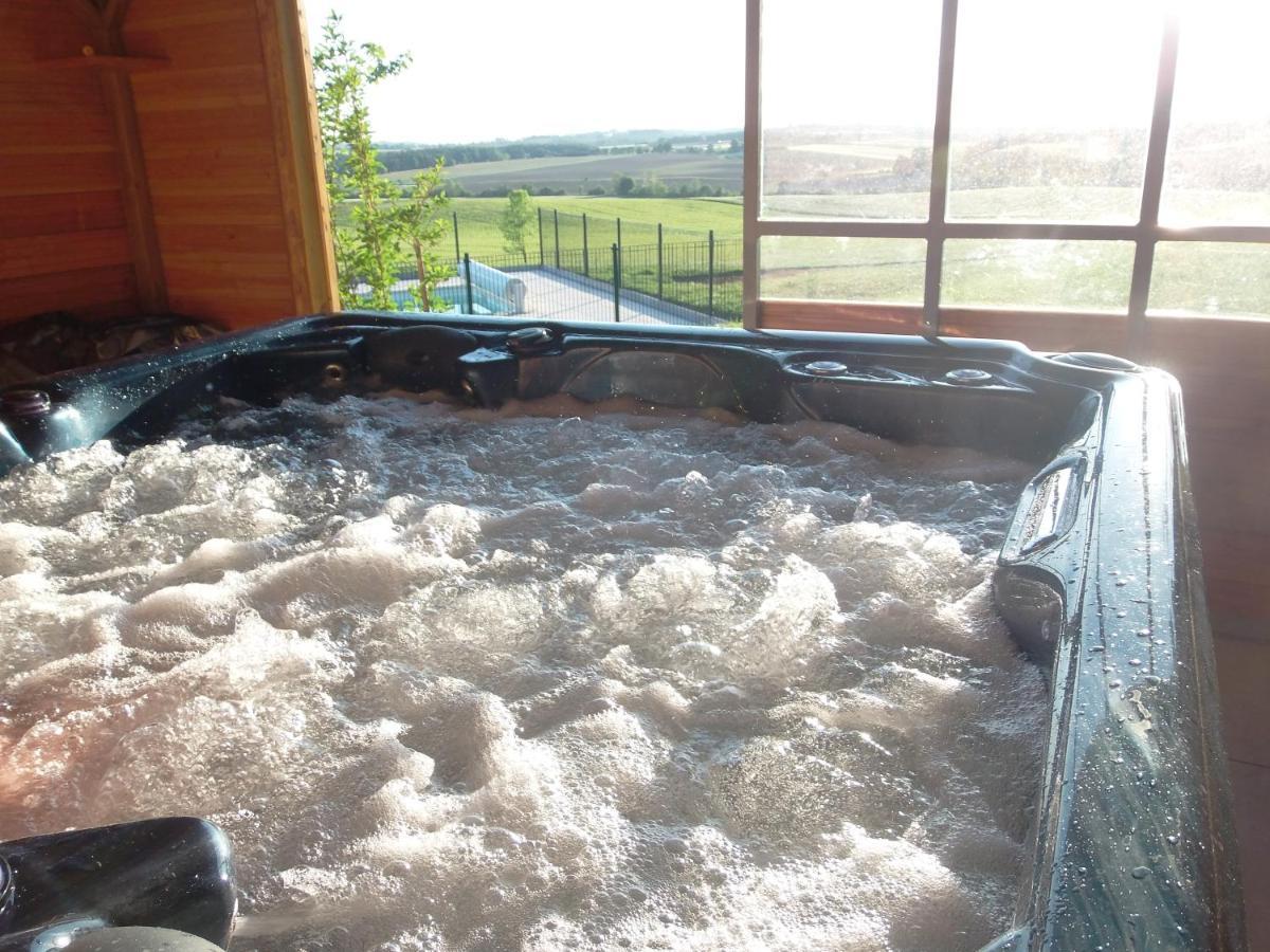 Roulotte accès privatif spa Pauilhac Extérieur photo